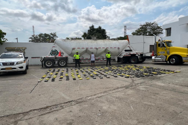 Con 352,6 kilos de cocaína y 1 kilo de coca, fue capturada una persona en zona rural de Dibulla