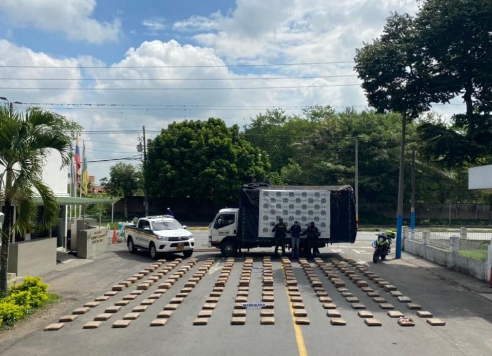 Capturado e incautación de tonelada y media de estupefacientes