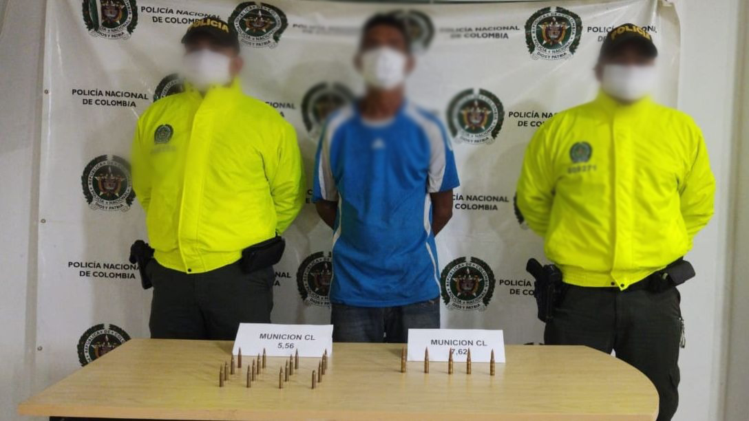 capturado con material de guerra-plato-plan choque-contra el homicidio-cartuchos de fusil