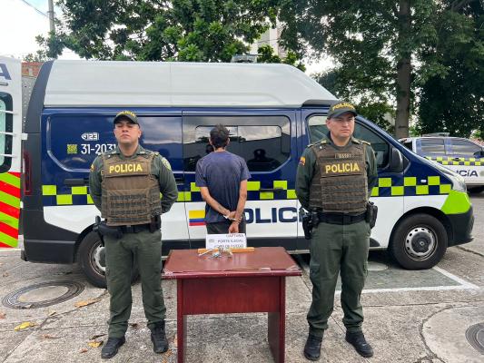 Capturado con arma de fuego calibre 32 con dos cartuchos 