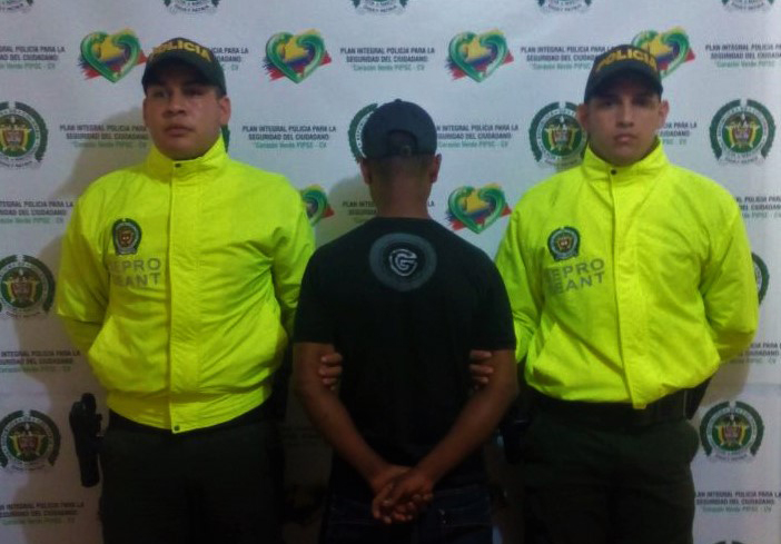 gracias-a-la-oportuna-reacción-de-policía-nacional,-fue-rescatada-menor-de-edad-que-se-encontraba-secuestrada.-1