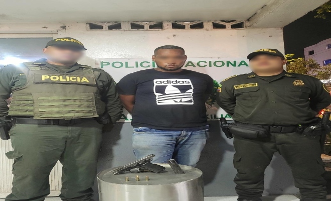 Capturado conductor de servicio público con pistola de uso de las fuerzas militares