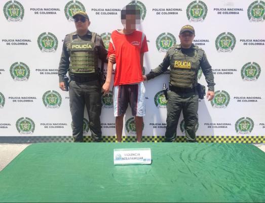 capturados por agresión físicamente a su madre