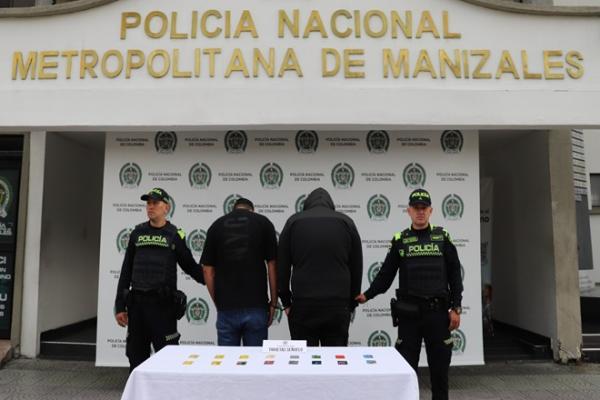 Capturados en flagrancia dos presuntos delincuentes dedicados al “cambiazo” de tarjetas en cajeros automáticos