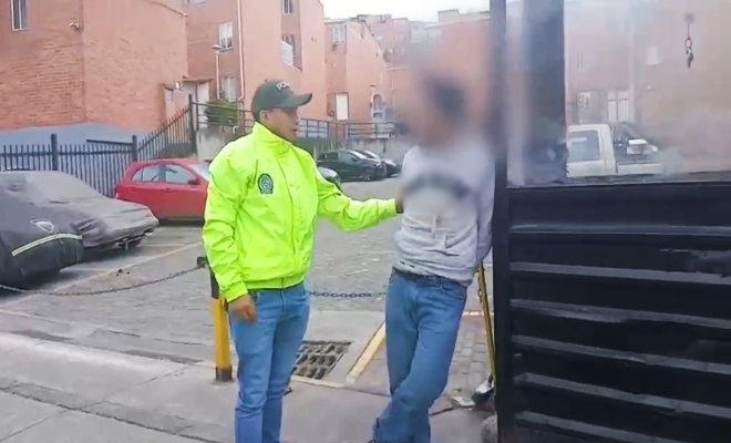 Polic&iacute;a del GAULA haciendo efectiva una orden de captura.