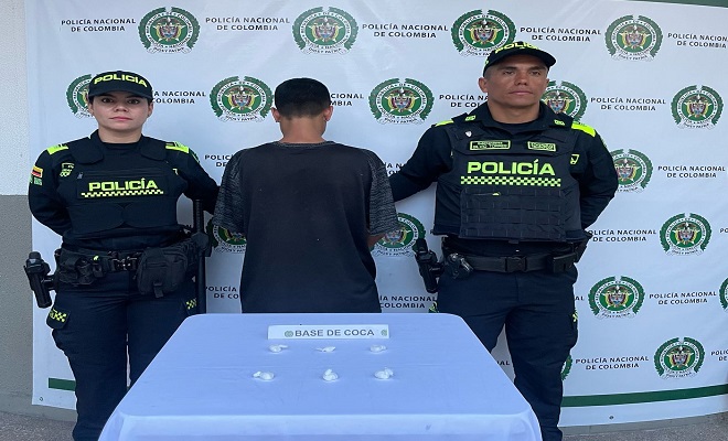 La mujer tenía consigo varias dosis cuando fue requerida por los uniformados