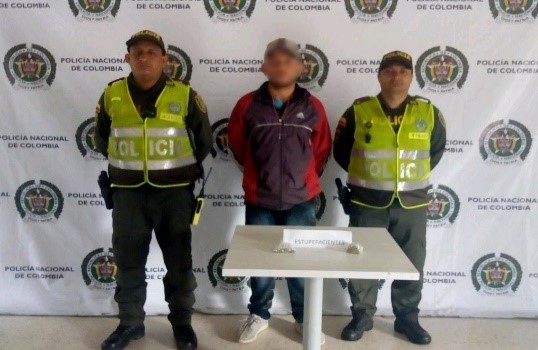 En los operativos de registro y control les fueron hallados 70 dosis y 43 cigarrillos de marihuana