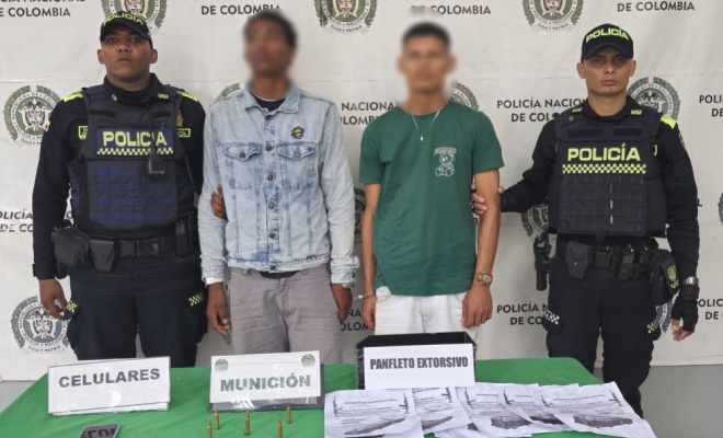Dos individuos fueron capturados con munición de guerra y panfletos del grupo criminal en Barranquilla
