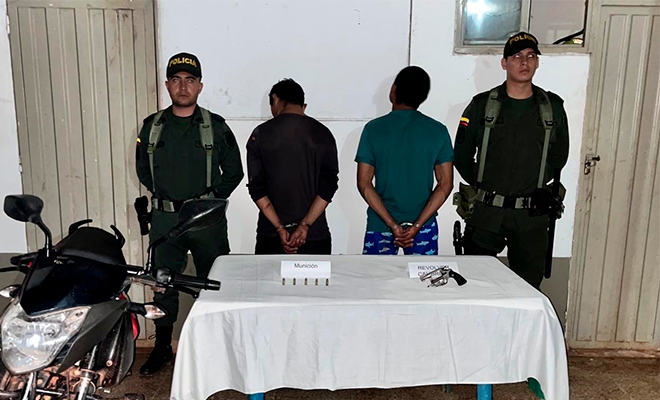 Capturados porte ilegal y policias