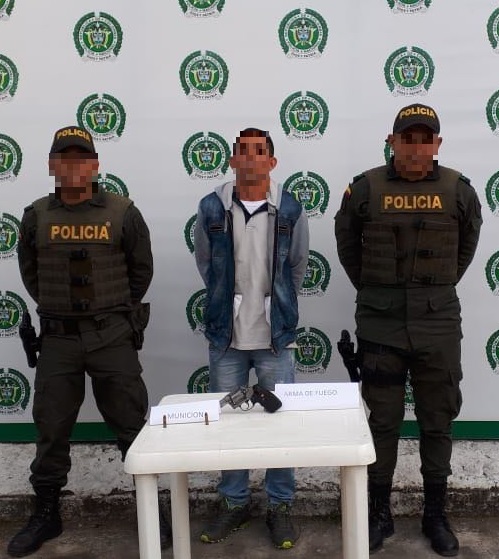 Capturamos-a-dos-hombres-portando-tres-armas-de-fuego-en-vía-pública-de-Ocaña