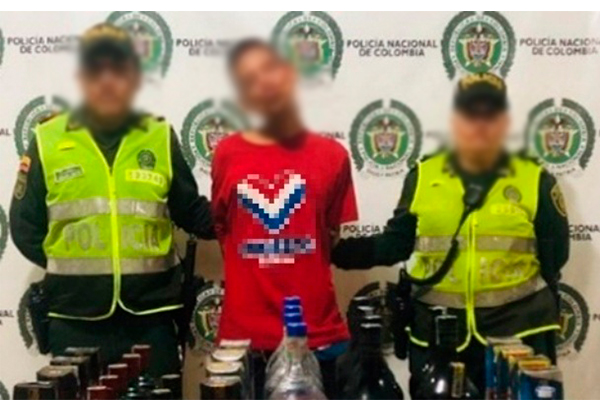 apturamos-a-“triple aaa”-cuando-sacaba-licor-de-un-establecimiento-comercial