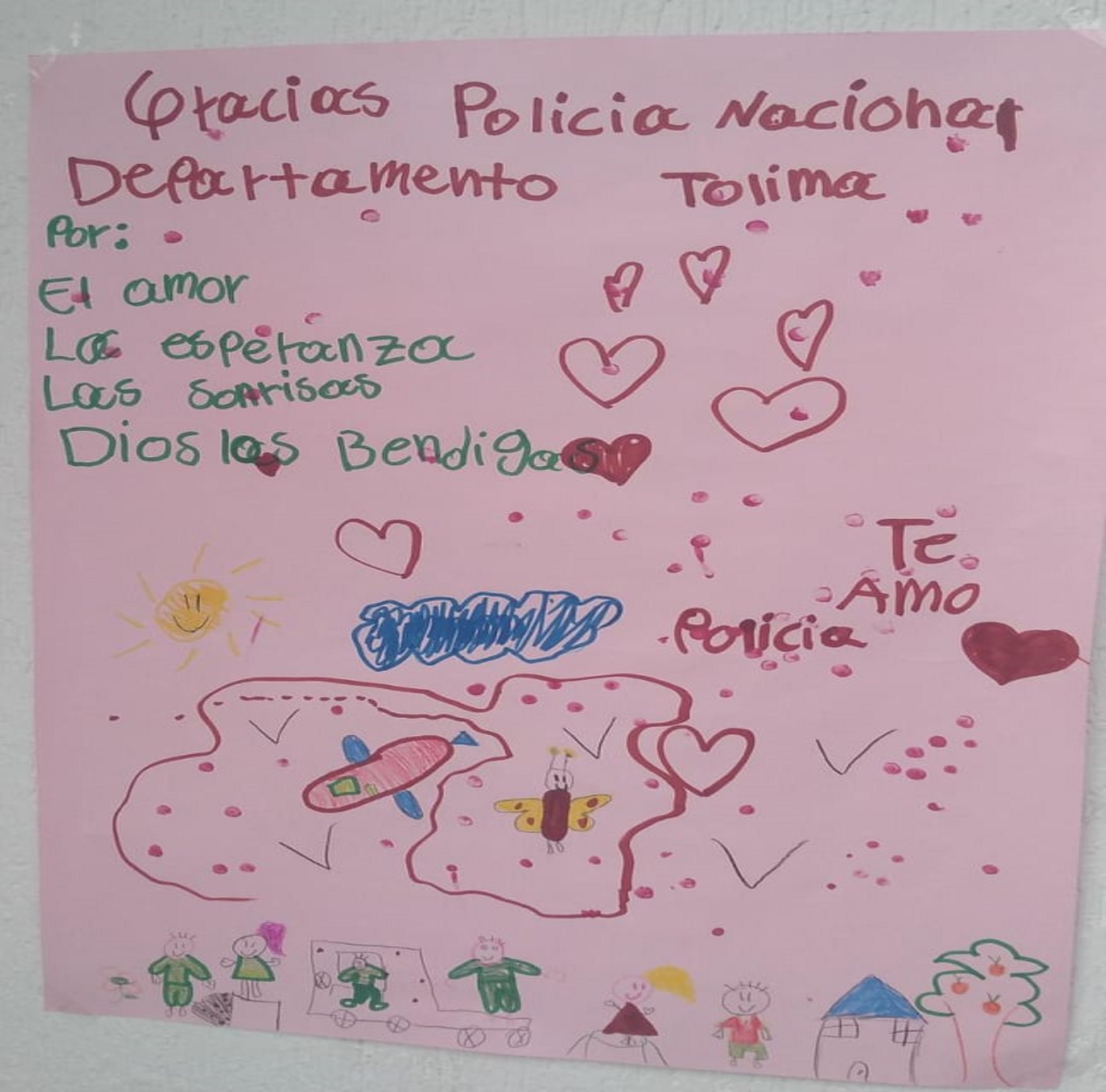 Con cartas niños del Tolima expresan su agradecimiento con sus policías 