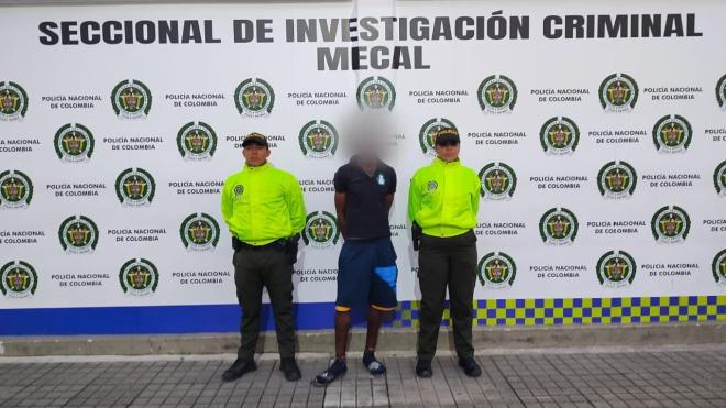 La Policía Metropolitana de Cali, capturó a un hombre que simulaba ser habitante sin techo para hurtar establecimientos de comercio. 