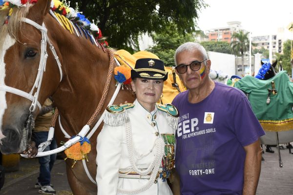La Policía Nacional conmemora el Día de la Independencia junto a las comunidades del Valle del Cauca