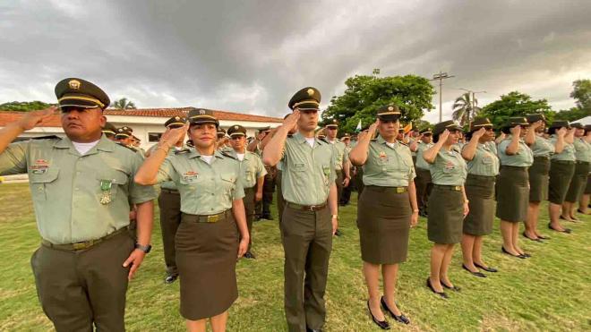 Ceremonia especial de condecoraciones y reconocimientos para un personal policial 