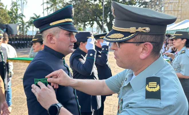 La Polic&iacute;a Metropolitana de Bucaramanga realiz&oacute; ceremonia de ascenso y juramento de bandera
