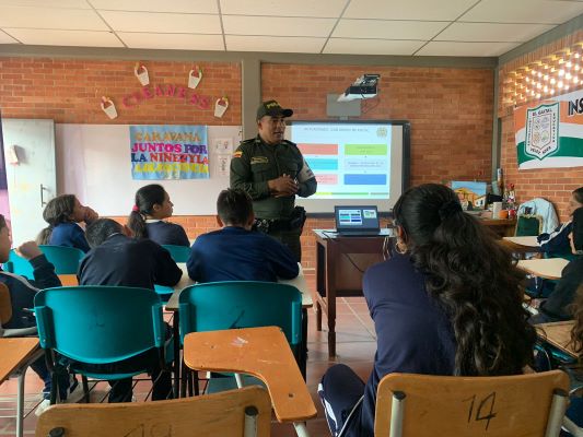 Charlas con personalde infancia y adoescencia. 