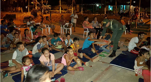 cine-charla-cnpc-policia-meta