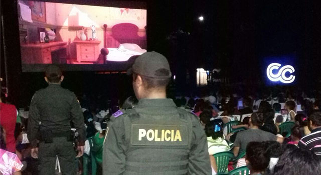 Con ‘Cine al parque’-la Policía Nacional-promueve la sana convivencia-de la infancia y la adolescencia-Meta