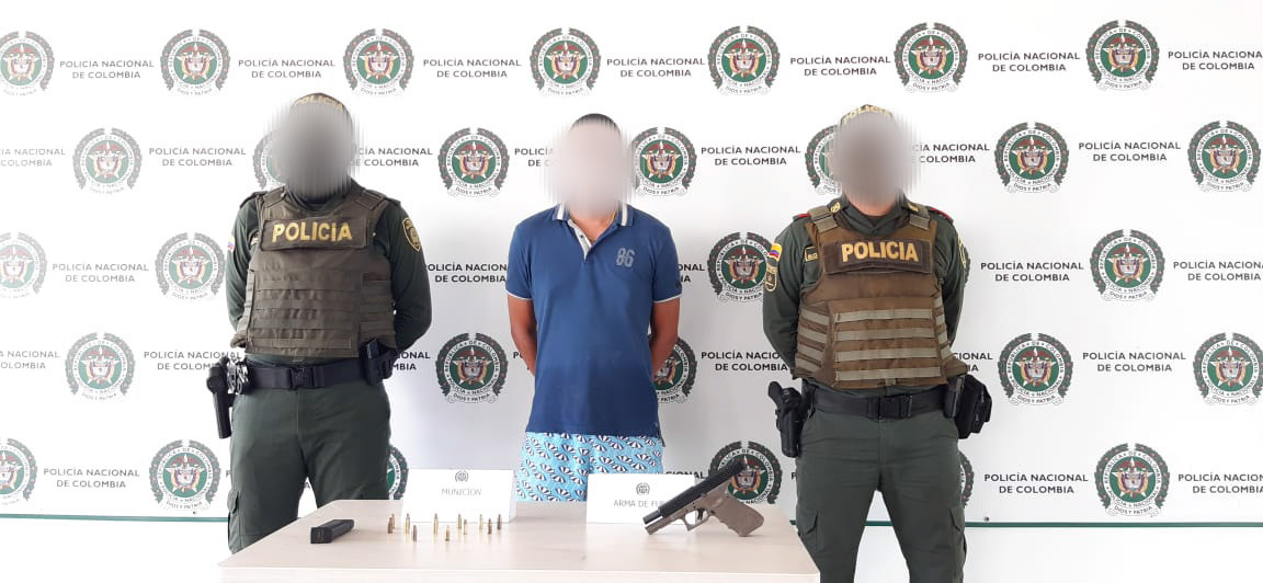 Dos ciudadanos capturados en flagrancia por el delito de fabricación, tráfico, porte o tenencia de armas de fuego, accesorios, partes o municiones.