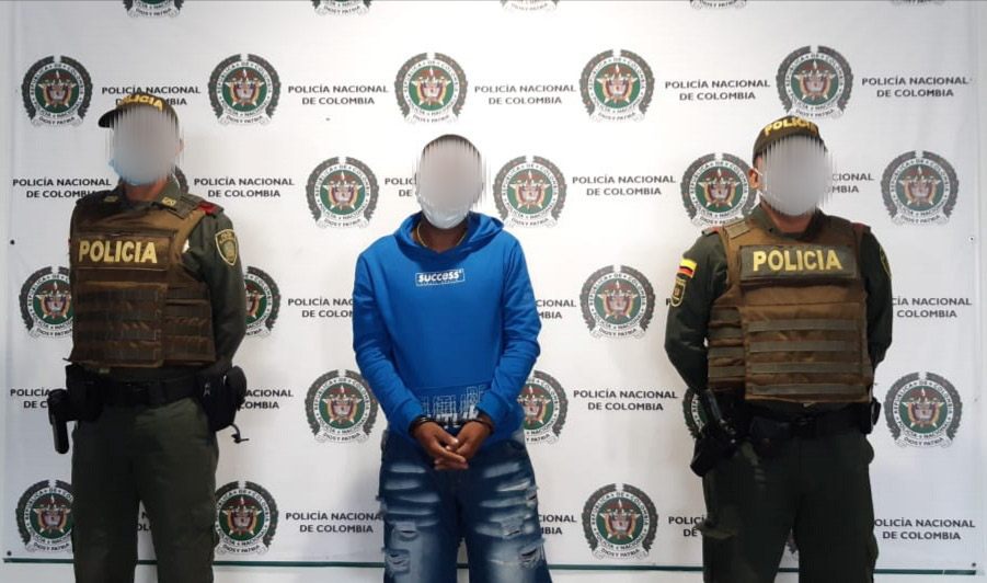 Capturado en flagrancia hombre de 30 años de edad por los delitos de homicidio y porte ilegal de arma de fuego.