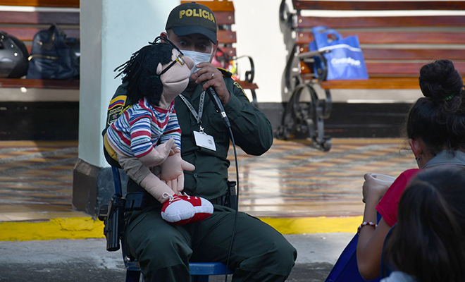 La Escuela de Policía Simón Bolívar brinda alegría a los niños