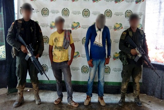 En el procedimiento policial se incautó una retroexcavadora y dos motobombas