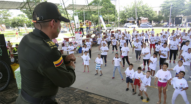 En-el Meta-por-medio-del baile-la Policía Nacional-fomenta tolerancia-y-el buen trato