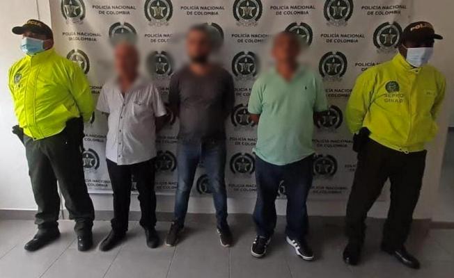 realizan la captura de tres personas y la aprehensión de una menor 