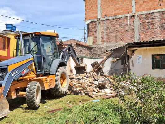 Demolición foco de inseguridad en Paipa 