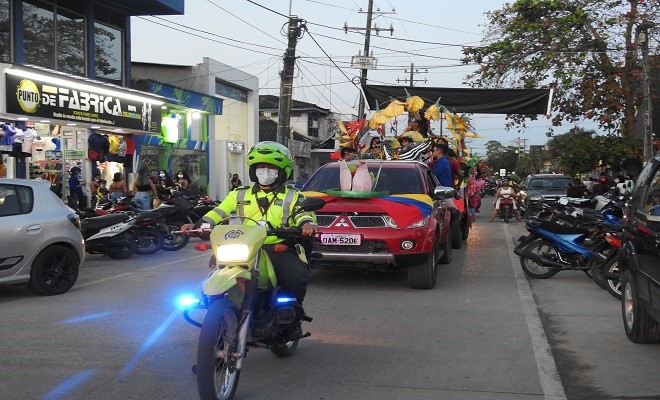 Desfile de inicio de confraternidad amazónica Colombia