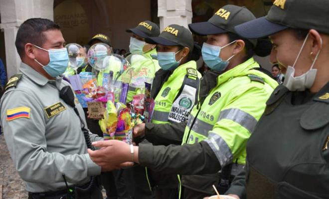 Feliz día de la mujer Policía 