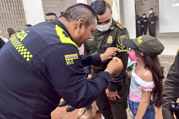 Primera entrega de Distinciones a 1.053 patrulleros en La Guajira 