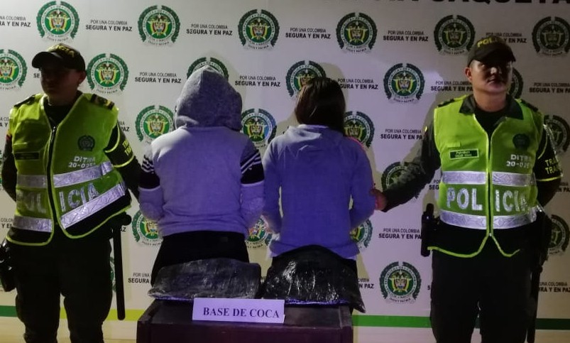 dos-mujeres-capturadas-con-base-de-coca-florencia