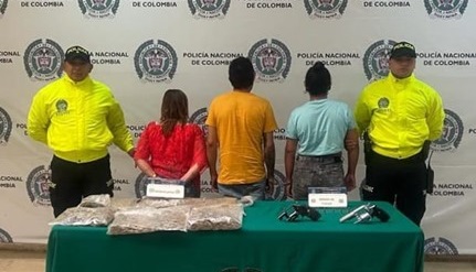 Dos mujeres y un hombre capturados en allanamiento