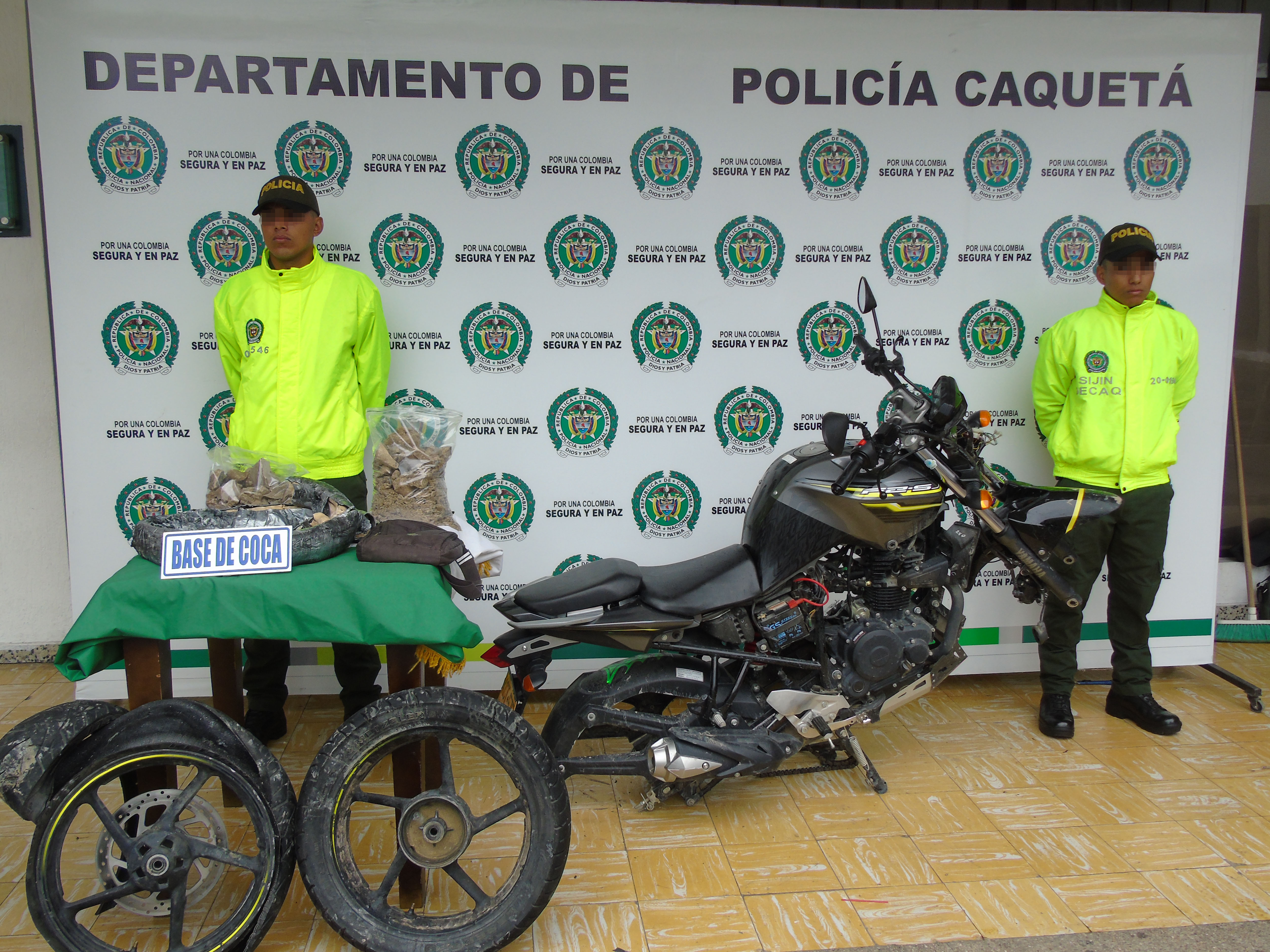 droga-camuflada-en-las-llantas-de-la-moto