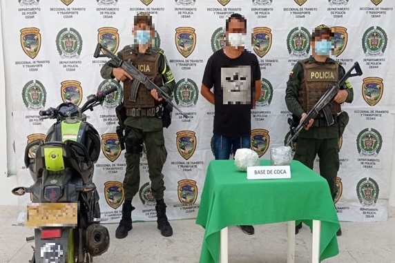 En-Aguachica-capturamos-a-una-persona-cuando-movilizaba-dos-mil-dosis-de-base-de-coca