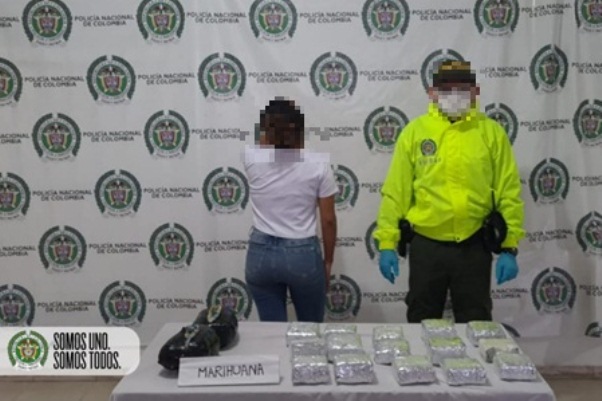 En-Valledupar-capturamos-a-una-mujer-con-de-4270-gramos-de-marihuana