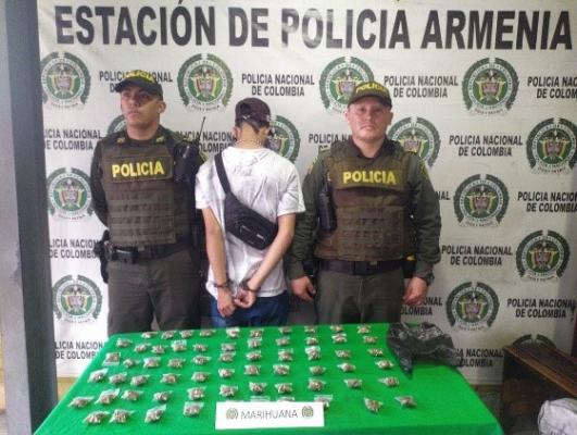Capturado con 64 dosis de marihuana 