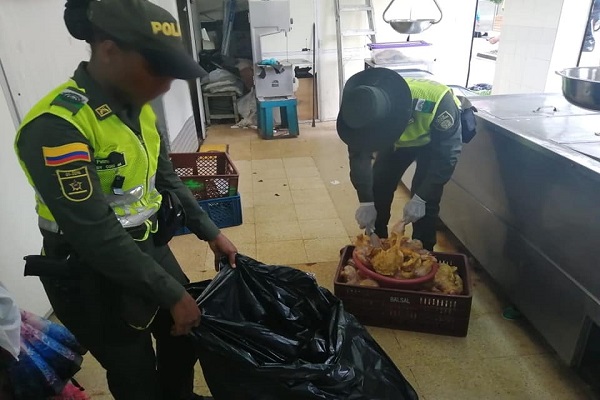 En-operativos-de-control-a-carnicerías-y-frigoríficos-de-Quibdó,-incautamos-alimentos-vencidos