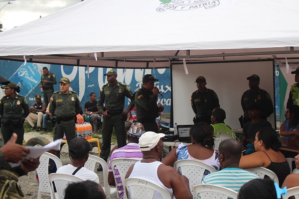 Realizamos-encuentro-comunitario-con-comunidad-del-barrio-Reposo.