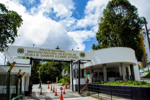 Entrada Principal Escuela de Carabineros Alejandro Gutiérrez 