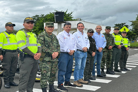 Entrega de nuevo parque automotor por parte de Autopistas Urabá a la Policía de Tránsito