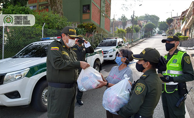 entrega de mercado campaña bingo por la vida