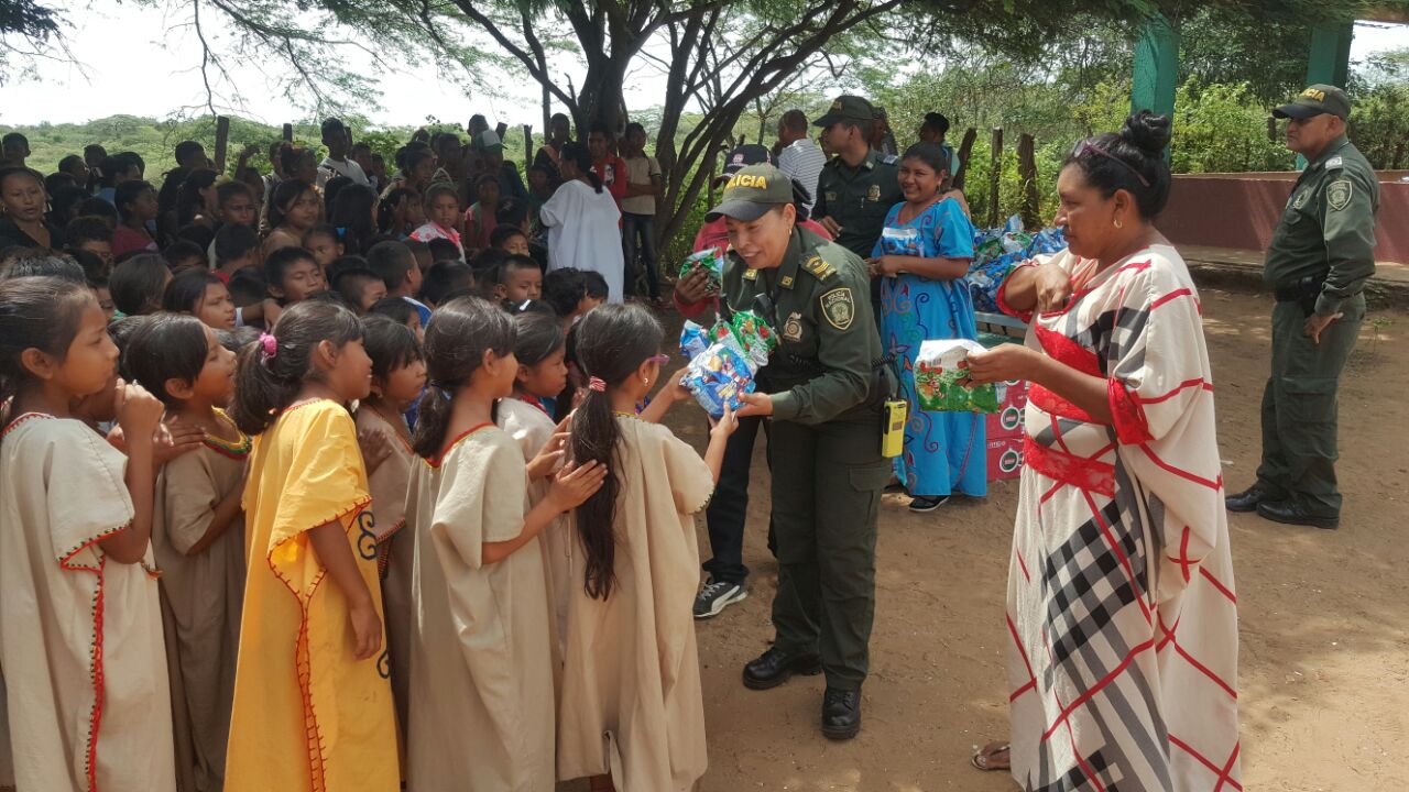 De la mano con estudiantes indígenas