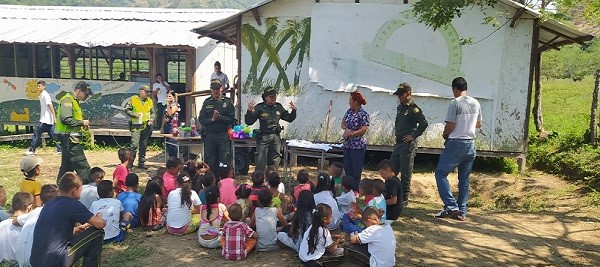 Los niños de estación Pereira ya irán a clases con todos sus elementos