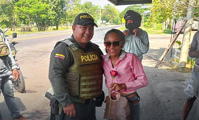 Entregas de rosas en celebración al día de la mujer