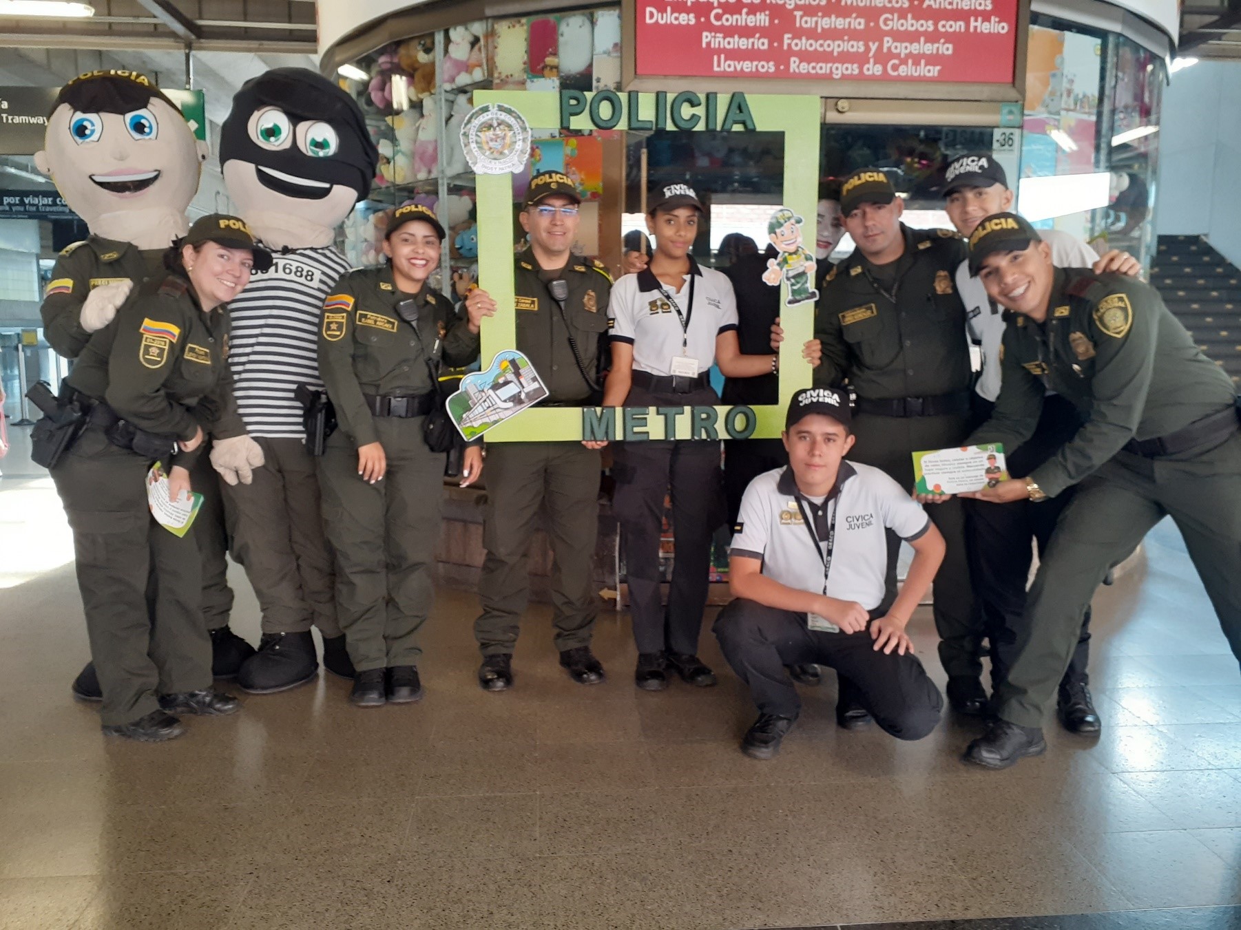 equipo-de-trabajo-campaña-contra-hurto-metro