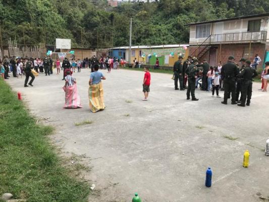 Estudiantes activaron juegos lúdico recreativos para vincular valores en comunidad