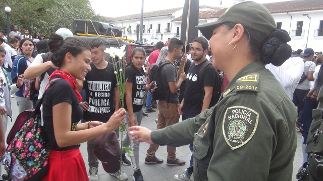 hermosas flores que fueron entregadas como símbolo de respeto y admiración